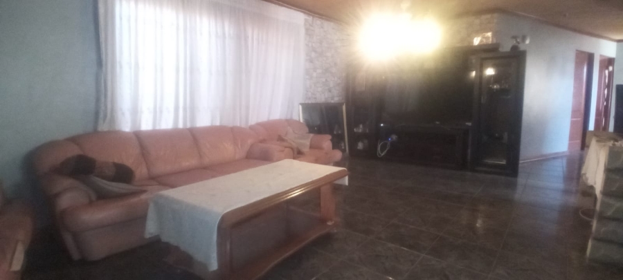 To Let 4 Bedroom Property for Rent in J B Mafora Free State